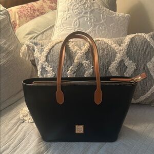 Dooney & Bourke Black and Tan Women's Kiby Tote Bag. Like new condition.